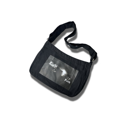 Hunter eye printed crossbody bag